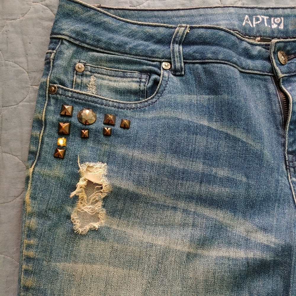 Apt. 9 Distressed jeans